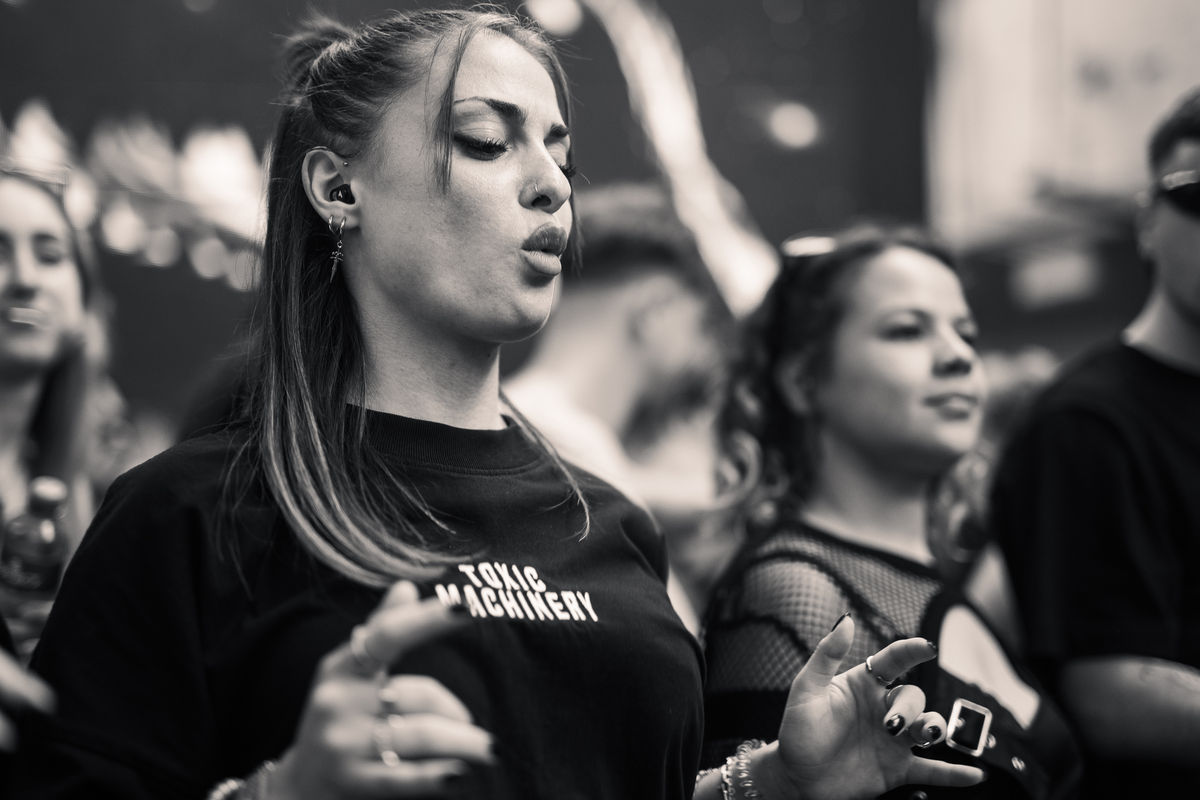 Loading... just a sec